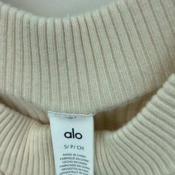 ALO Yoga Cream Ribbed Zip-Up Crop Top - Picture 6 of 7